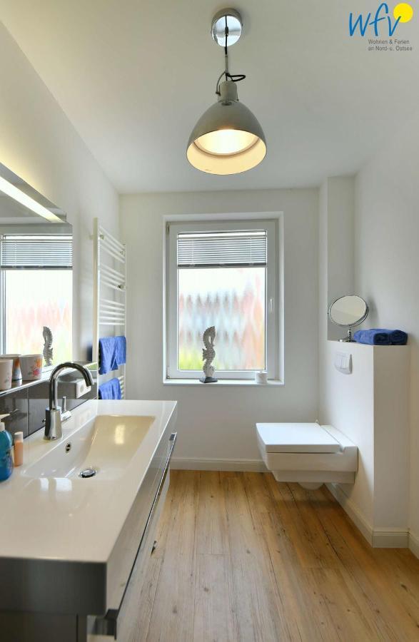 Haus Inselrose Ferienwohnung Wildrose Юст Екстер'єр фото
